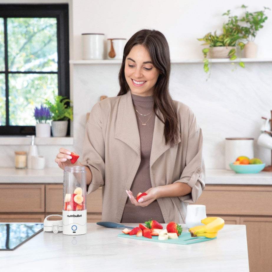 NUTRIBULLET PORTABLE BLENDER - OFF WHITE