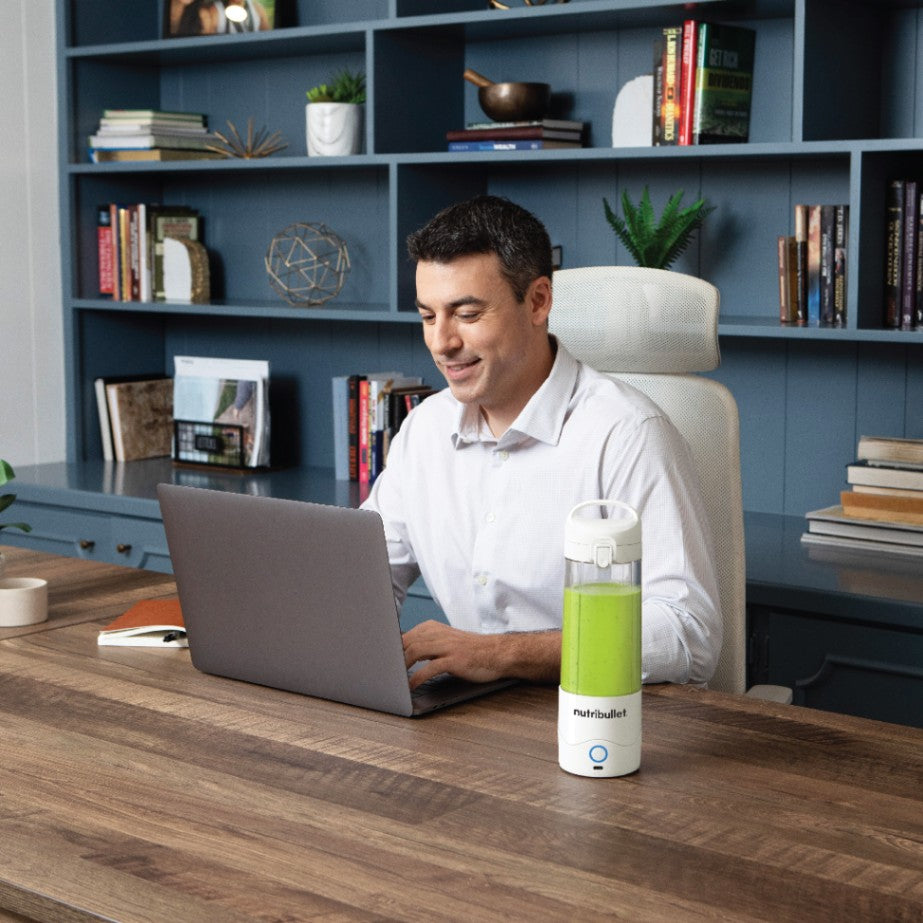NUTRIBULLET PORTABLE BLENDER - OFF WHITE